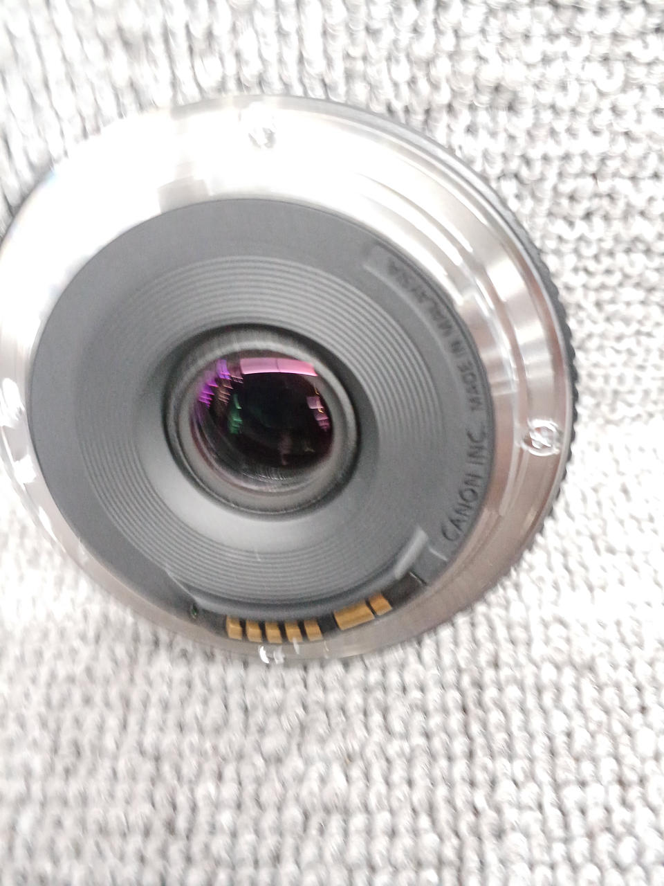 CANON 型番：EF40MM F2.8 STM キヤノン用標準・中望遠単焦点レンズ