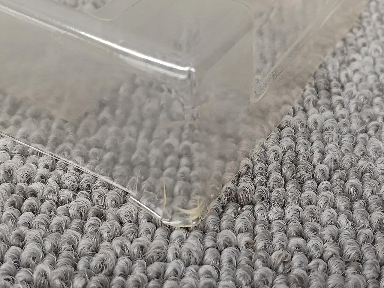 内箱少し割れあります