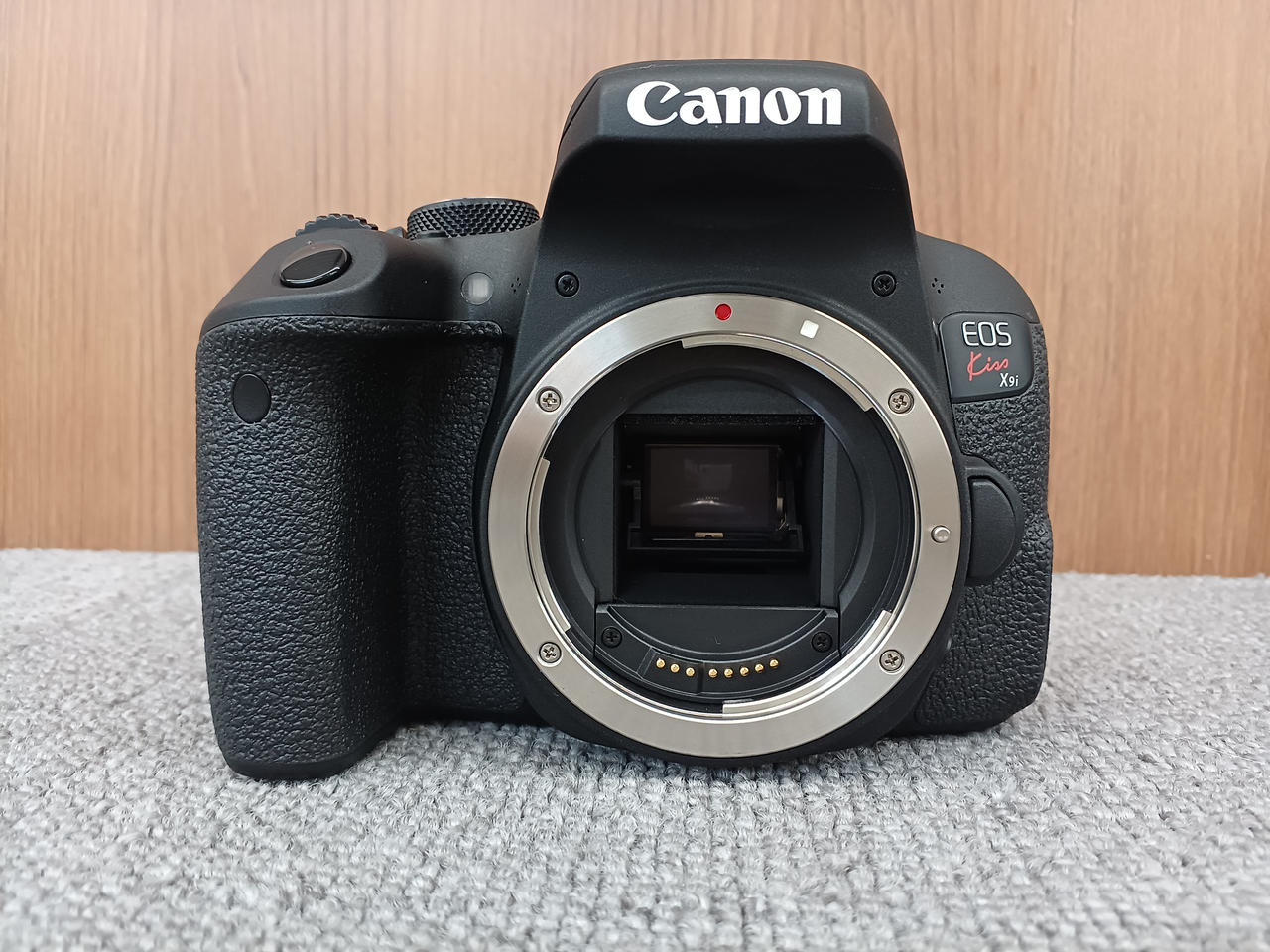 Canon デジタル一眼レフ コンセプトは“APS-C一眼レフの完成形”--キヤノン、デジタル