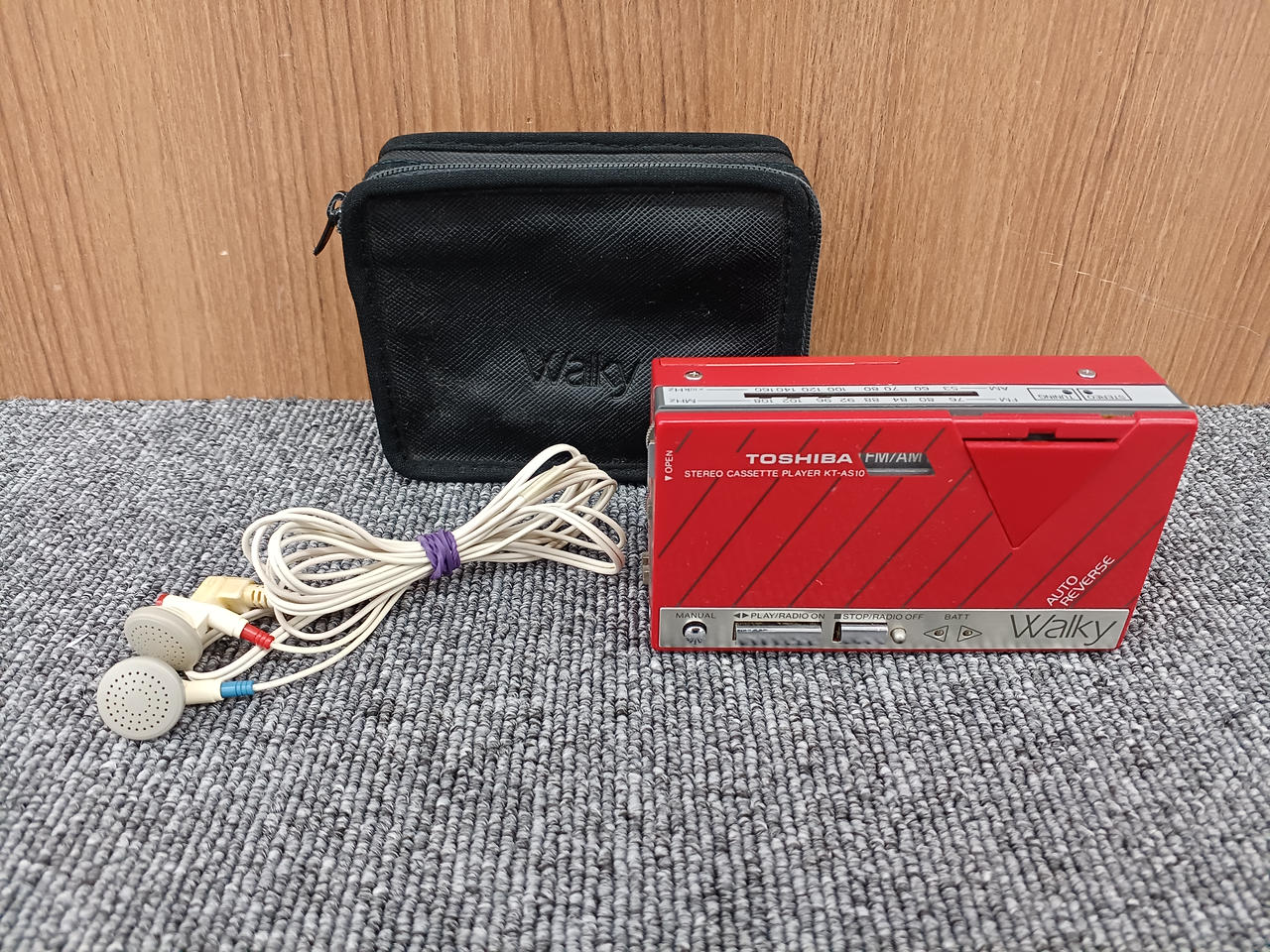 激レアカラーレッドTOSHIBA KT-VS1 カセットプレーヤー 東芝 Yahoo!オークション - 「toshiba 東芝 kt」再生専用 (カセット