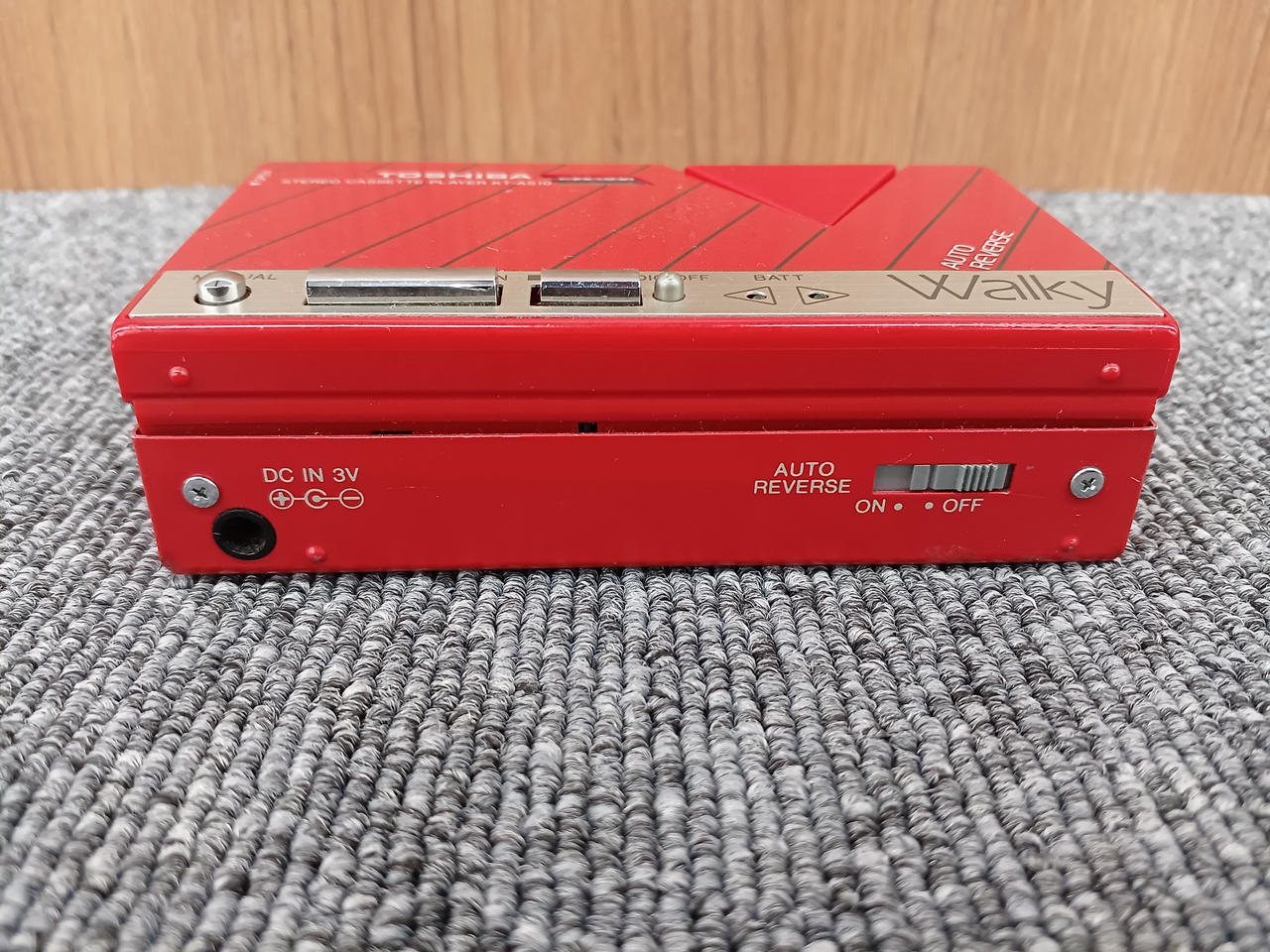 激レアカラーレッドTOSHIBA KT-VS1 カセットプレーヤー 東芝 TOSHIBA|ポータブルカセットプレーヤー|【ハードオフ公式通販】オフ