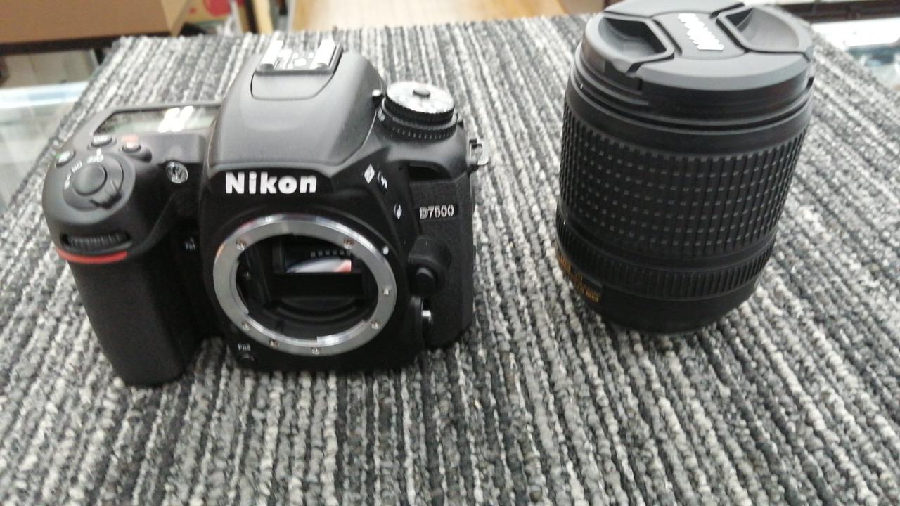 一眼レフニコン D7500 ショット数3613枚 Nikon D7500 詳細仕様 （By キンタロウ）