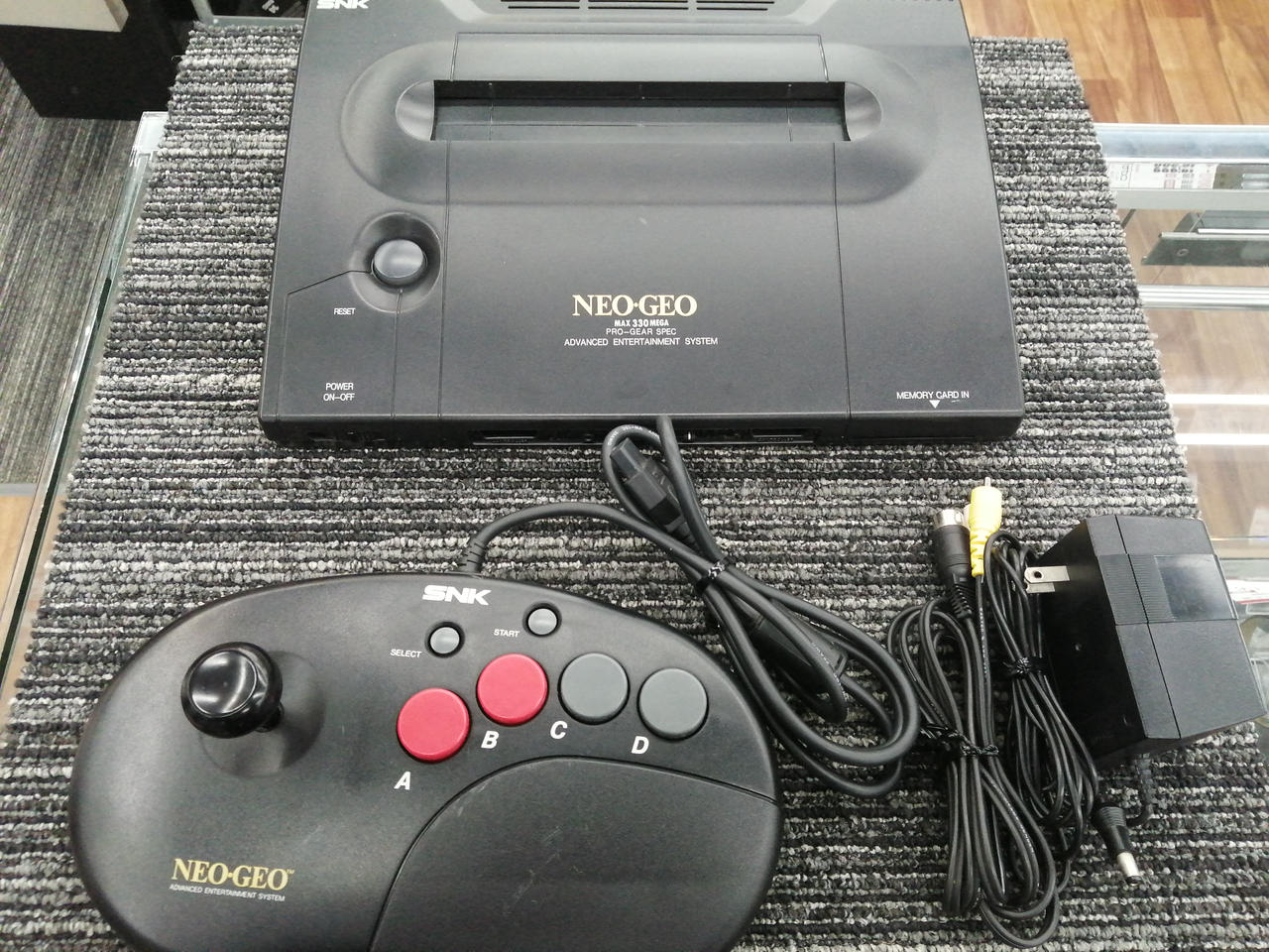 SNK 型番：NEO-O ネオジオレトロゲーム本体