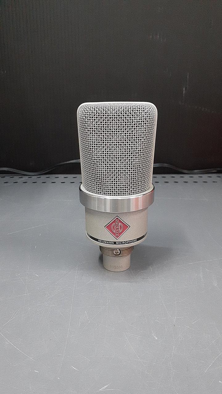 NEUMANN 型番：TLM 102 コンデンサーマイク
