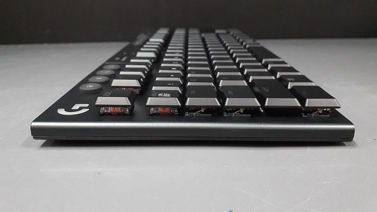 新品・先日購入したばかり　ロジクール　ゲーミングキーボードG913TKLLNBK Amazon.co.jp: Logicool G ロジクール G ゲーミングキーボード