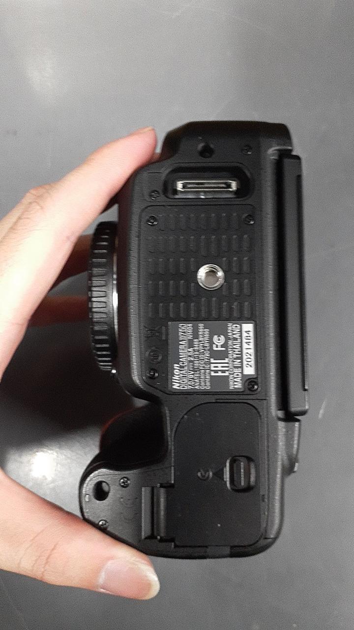 Nikon - 未使用に近い!! Nikon D50 ショット数137回♪ #6919 未使用に近い!! Nikon D50 ショット数137回♪ #6919