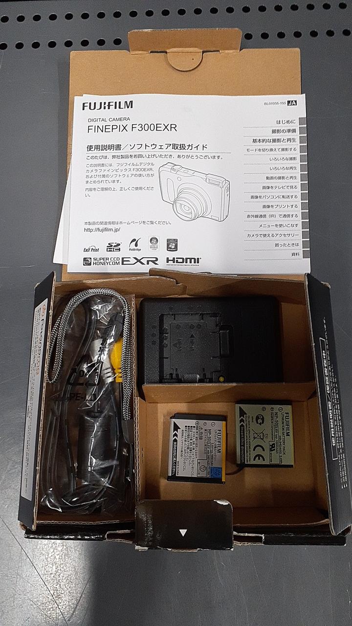 動作確認済み　付属品あり　FUJIFILM FINEPIX F300 EXR Amazon | FUJIFILM FinePix デジタルカメラ F300 EXR シルバー F