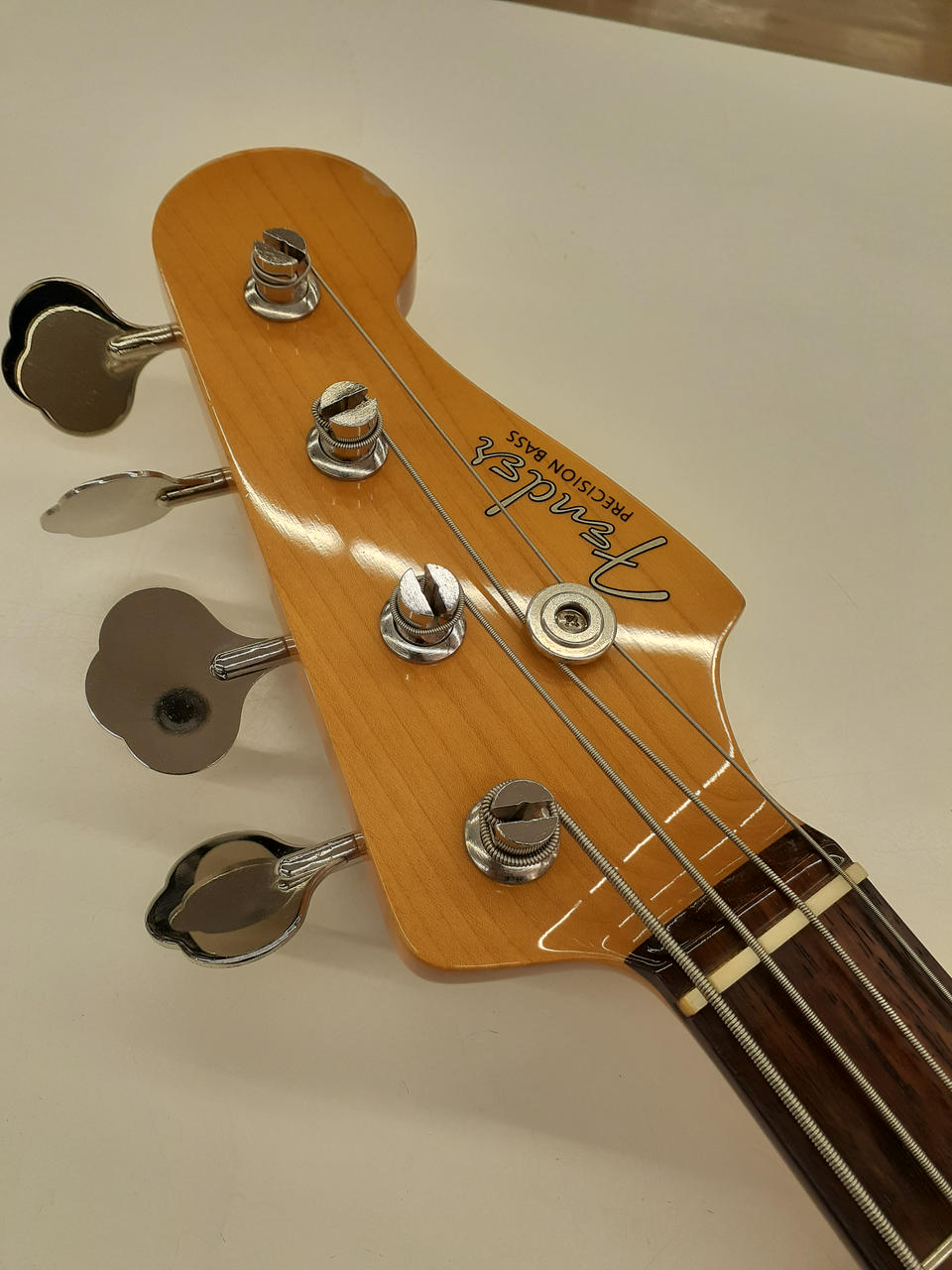 FENDER JAPAN エレキベース レッド R0シリアル動作品 フェンダージャパン(FENDER JAPAN)|プレシジョンベース P