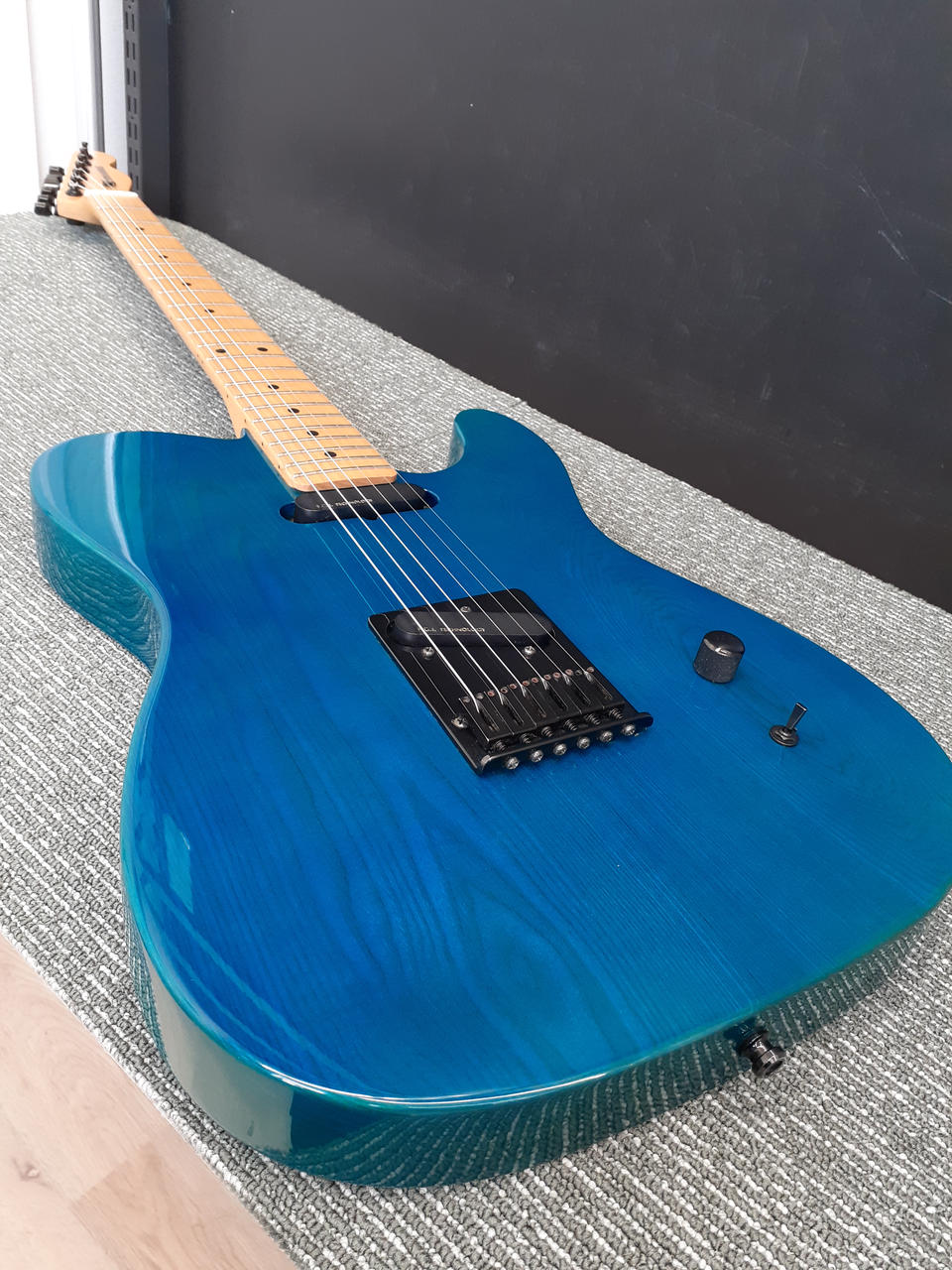 FERNANDES エレキギター 青 24フレット ハードケース付き FERNANDES エレキギター 青 24フレット ハードケース付き - メルカリ