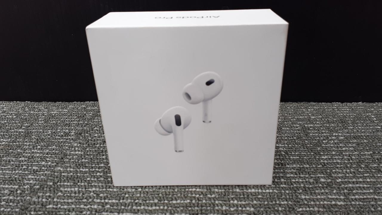 APPLE 型番：MT JV3J/A AIRPODS 33,000円