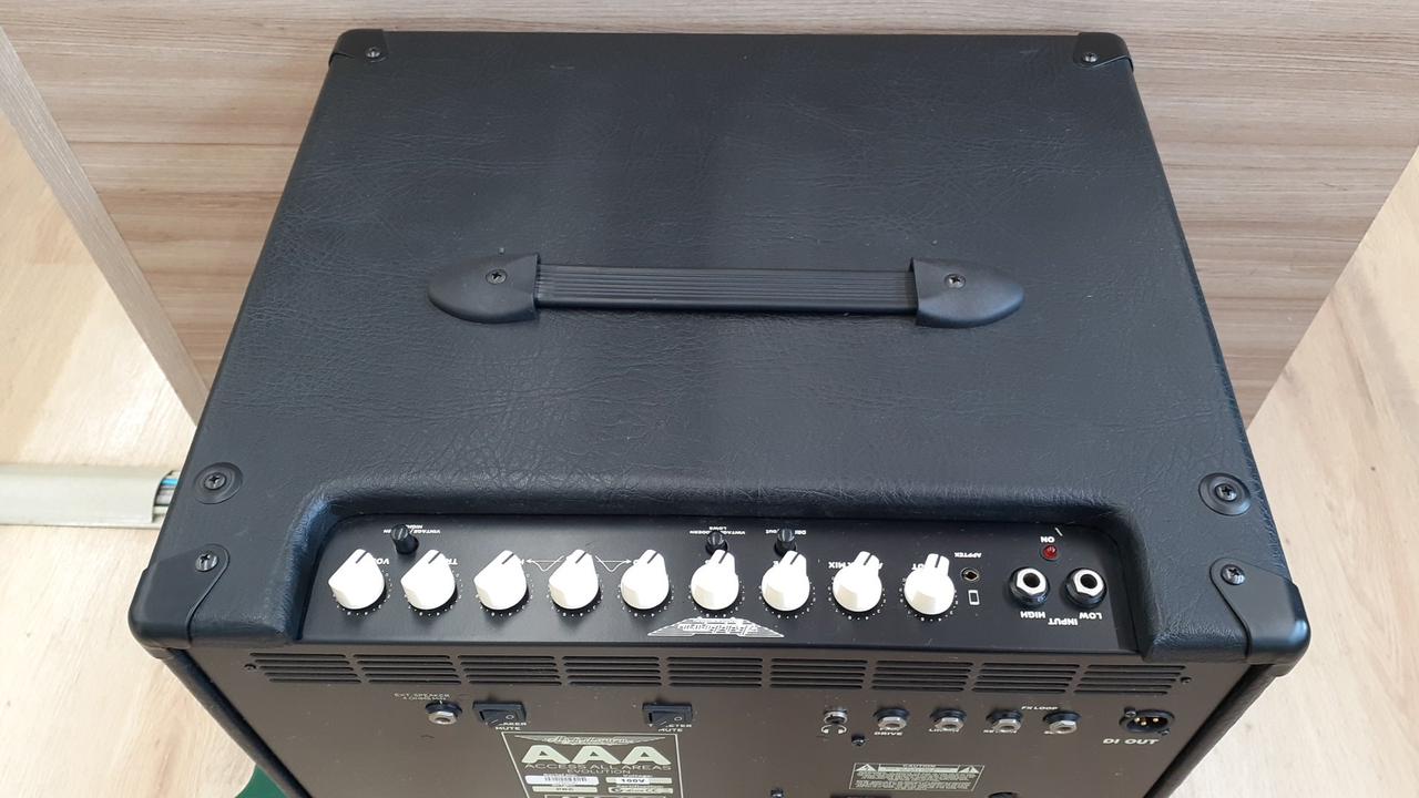 SM-900 ベース用アンプ ODYSSEYケース付き Darkglass Electronics / Microtubes 900 V2 Black 900W ベース