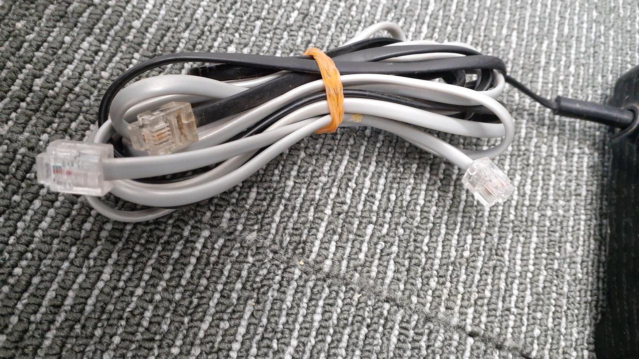 hakuho 電話台 ZX-SDH-(1)(W)｜テルワールド（NTT中古ビジネスフォン