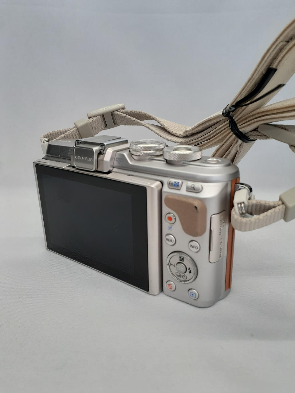OLYMPUS|ミラーレス一眼カメラ|【ハードオフ公式通販】オフモール