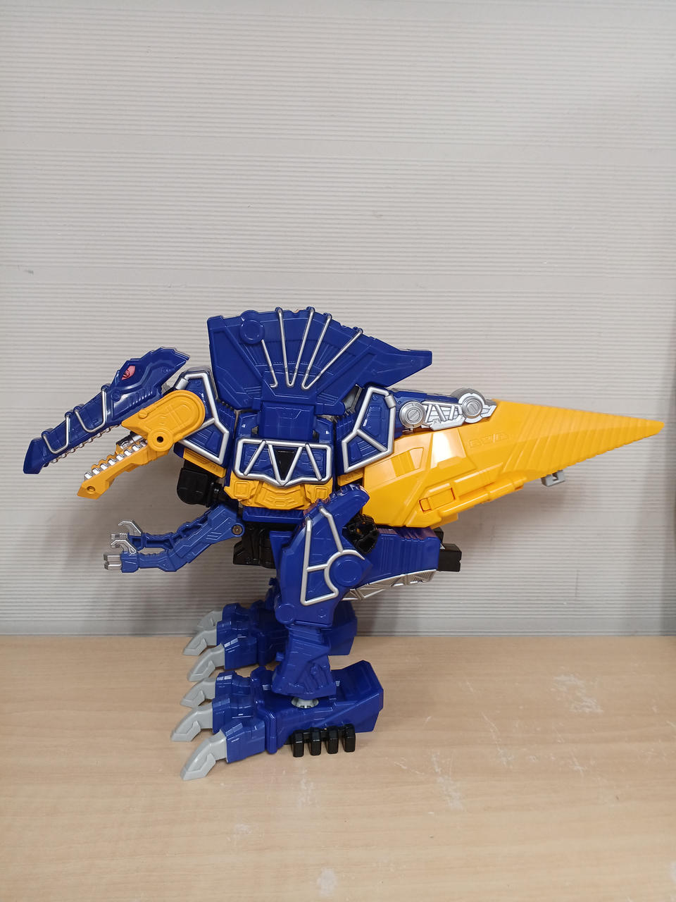 獣電戦隊キョウリュウジャー