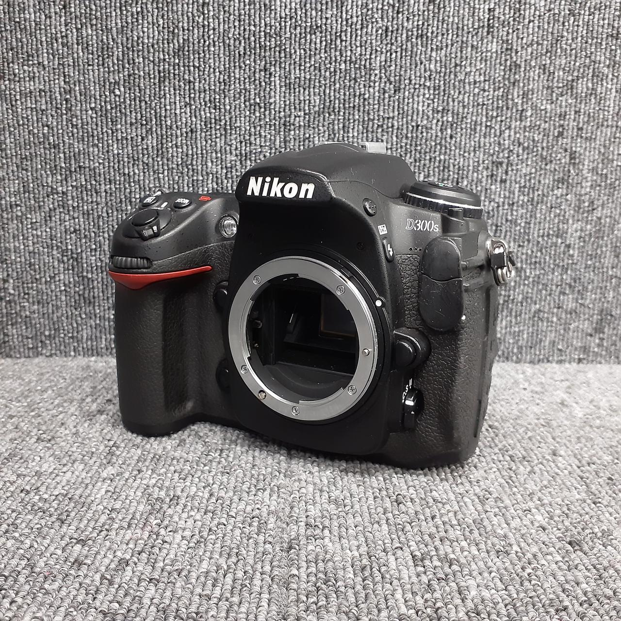 最終値下げ、3日までNikon D300s デジタル一眼レフカメラ Amazon | Nikon デジタル一眼レフカメラ D300S AF-S DX 16-85 VR