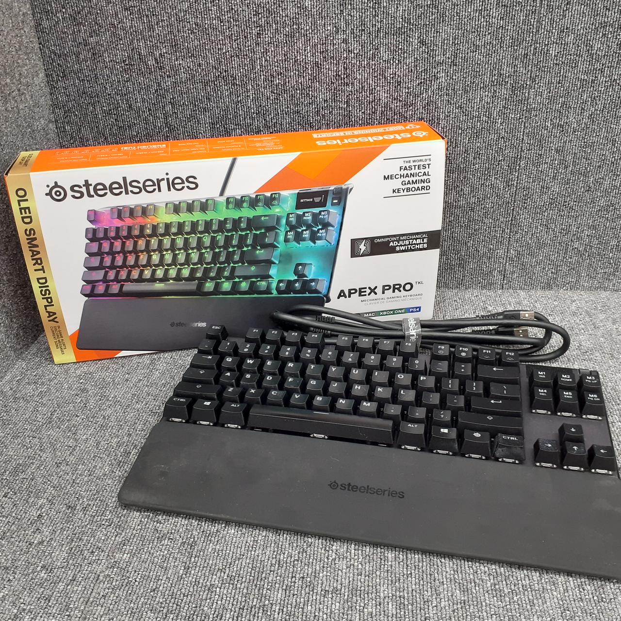 新中古 美品  Single Roll 路上のスキーボード USA 製 TEX Shinobi 』 TrackPoint搭載 英語US配列 7段配置キーボード
