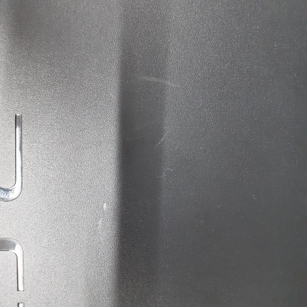 本体上部の傷です。