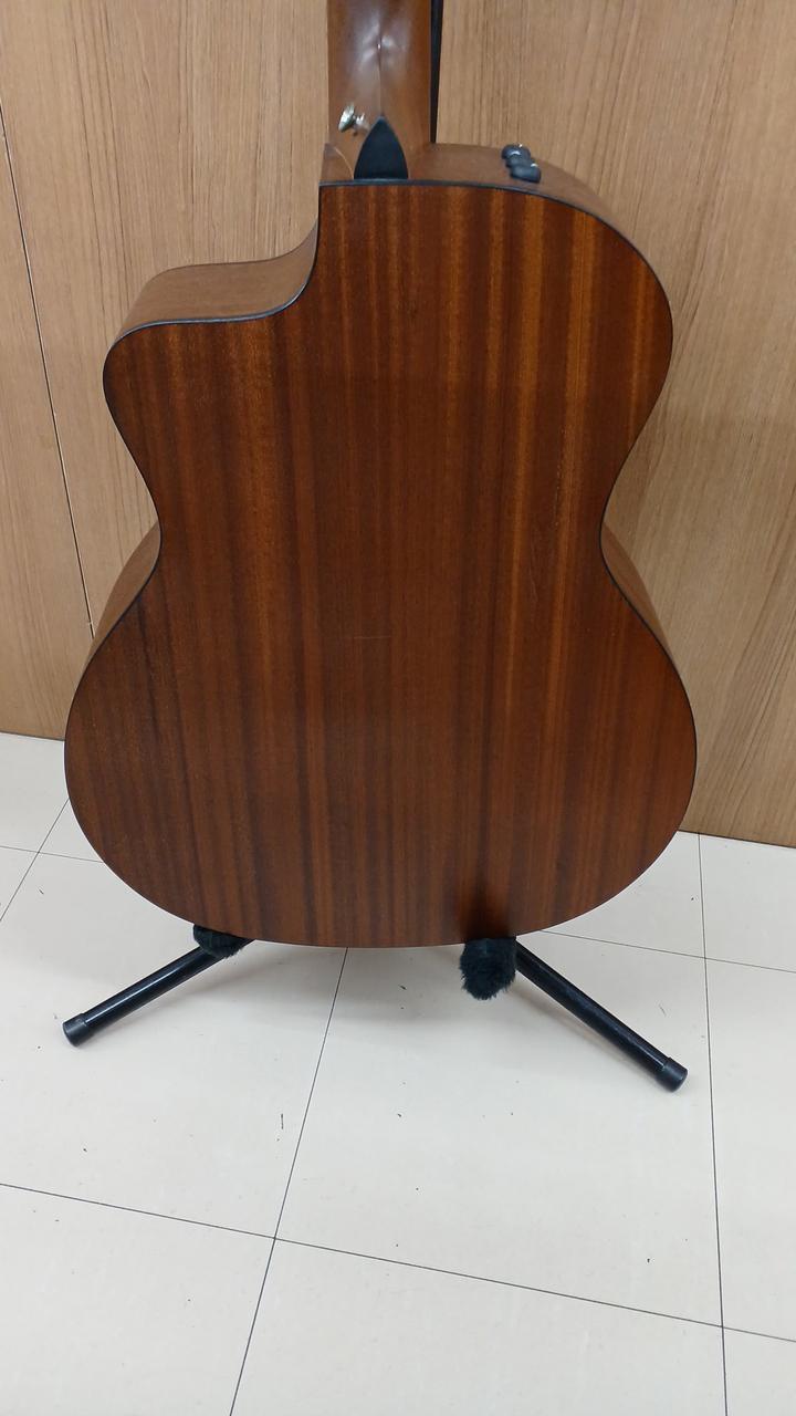 早いもの勝ちです　テイラー110 高感度マイク内蔵　エレアコ　新ハードケース Taylor Guitars