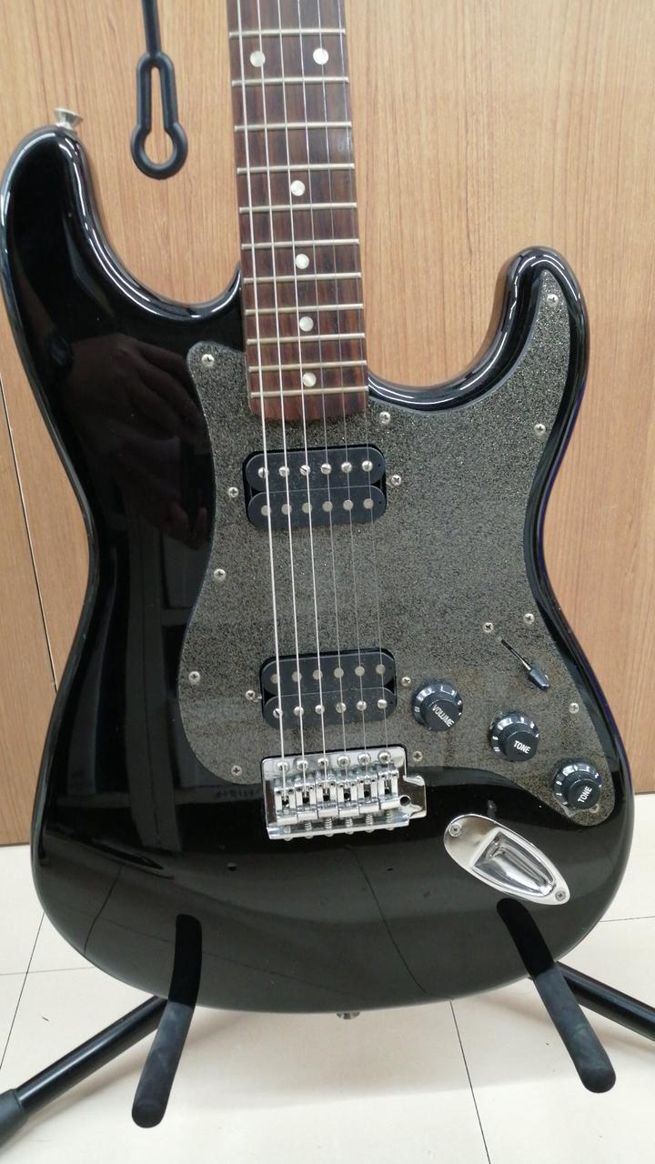 【調整済】squier fender スクワイア　ストラト　エレキギター　美品 Amazon.co.jp: Squier by Fender スクワイヤー エレキギター Squier