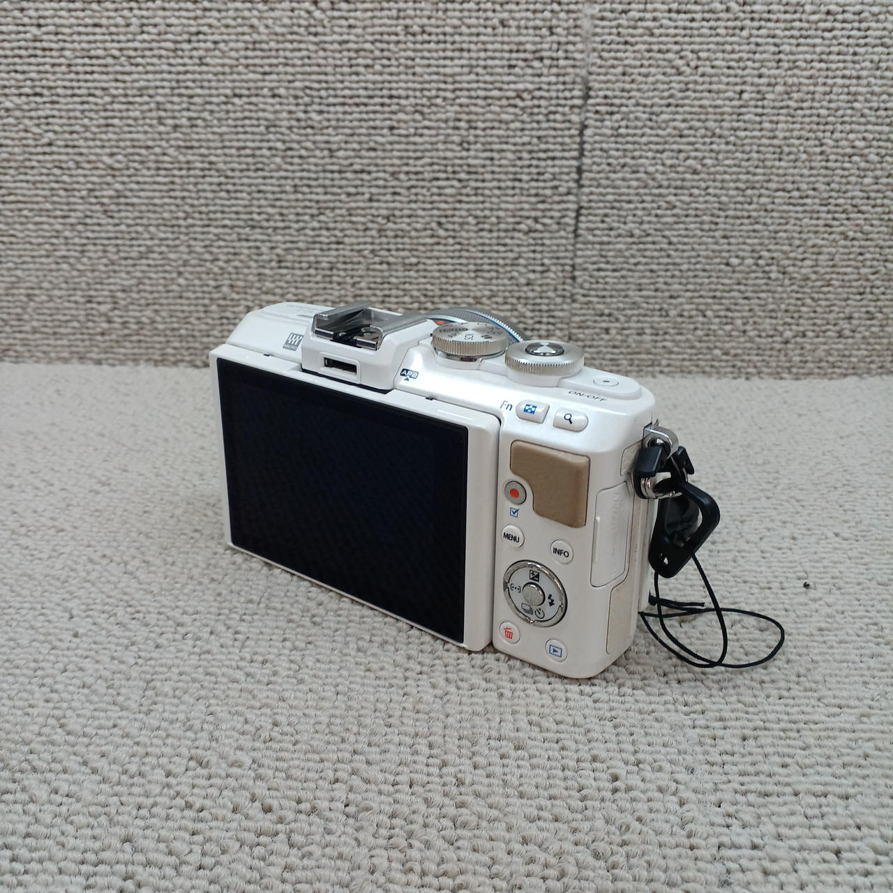 OLYMPUS|ミラーレス一眼レンズキット|【ハードオフ公式通販】オフ