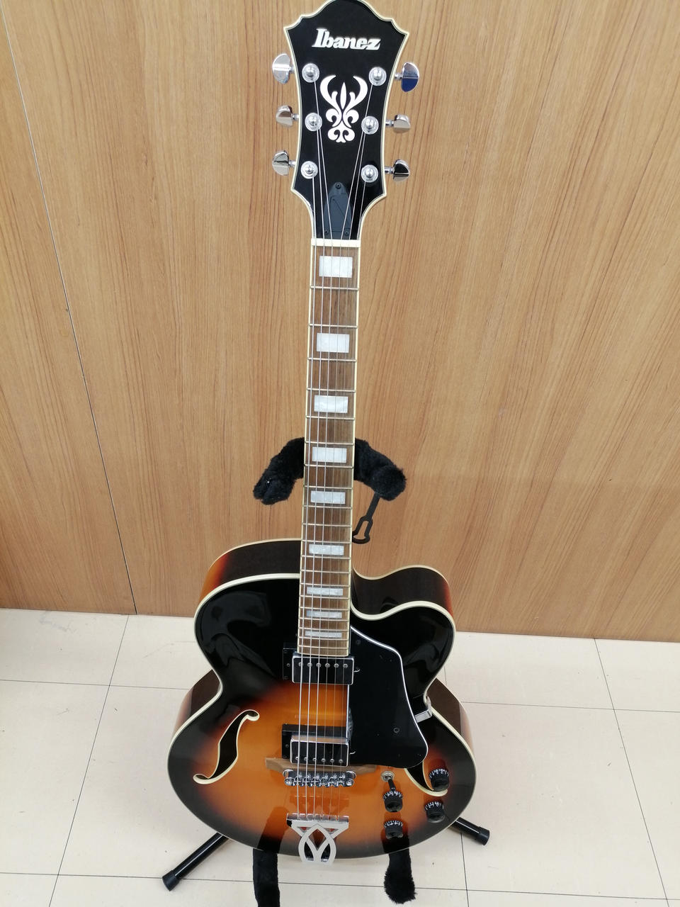 美品 Ibanez ２wayプリアンプ付きエレアコ！ 弦は新品に交換済 アコースティックギター】アウトボードプリアンプが付属する