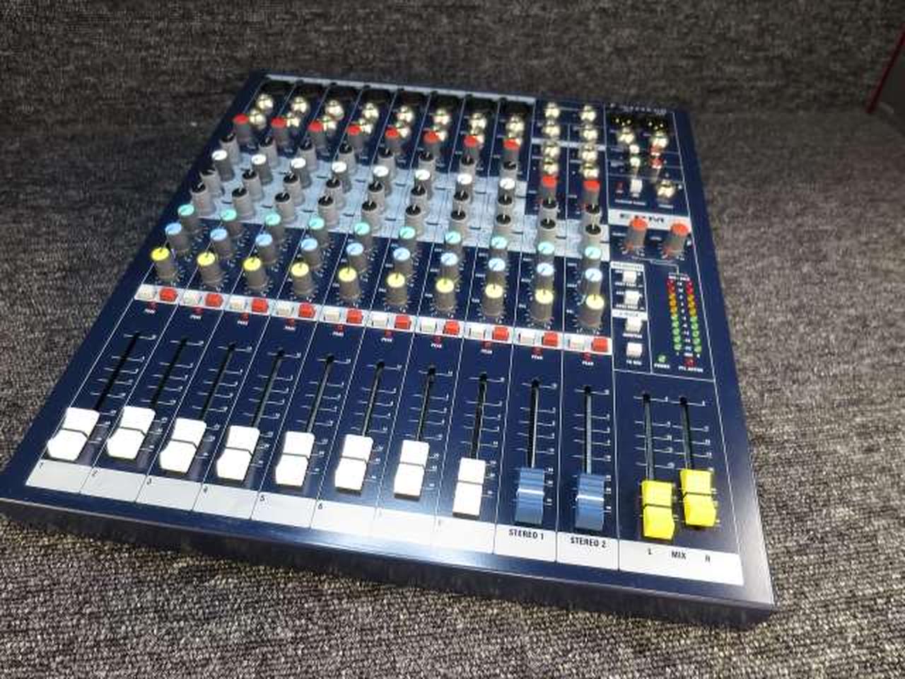 Soundcraft EPM12 サウンドクラフトアナログミキサー
