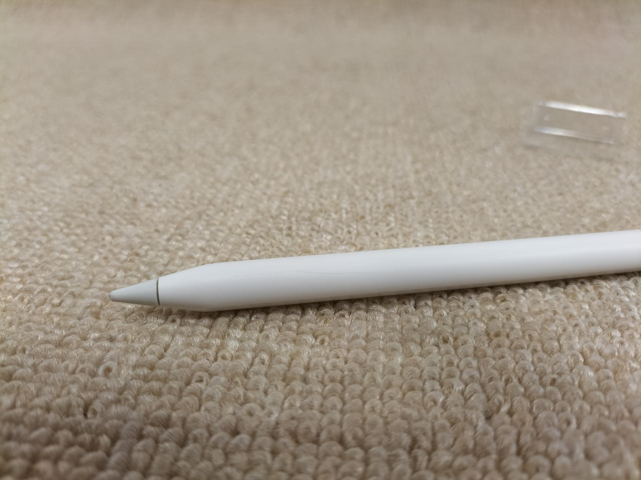 ヒビ割れのようなものあり