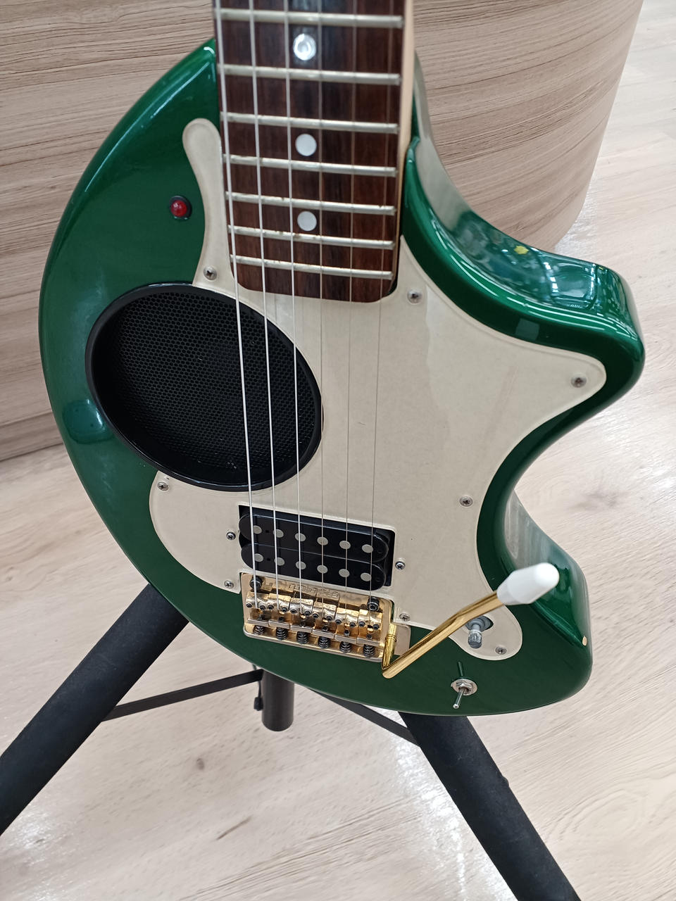 フェルナンデス(FERNANDES)|アンプ内蔵エレキギター|HARDOFFオフ