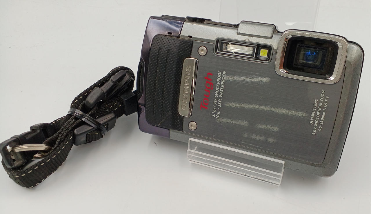 Olympus Superzoom 105 G – Retro Camera Shop