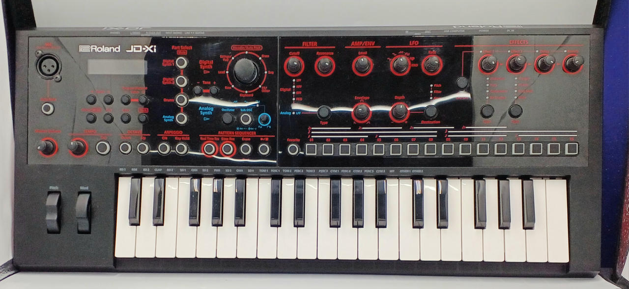 【極美品】シンセサイザー Roland / D-20 専用ケース付 Roland JUNO-D8 純正ソフトケースセット(CB-B88V2) SYNTHESIZER