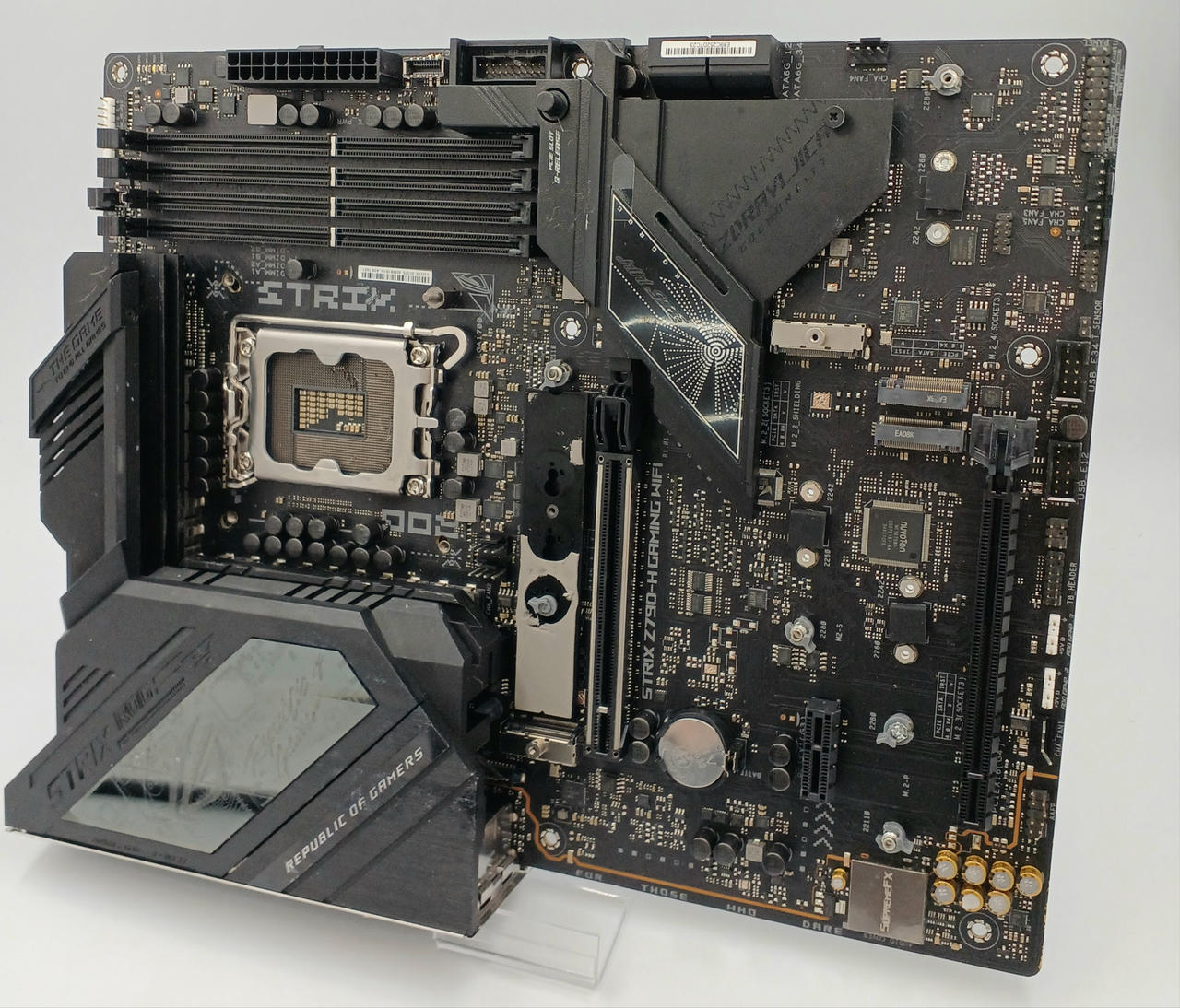 マザーボード Z790-AYW WIFI W ― Intel® Z790 チップセット搭載ATX