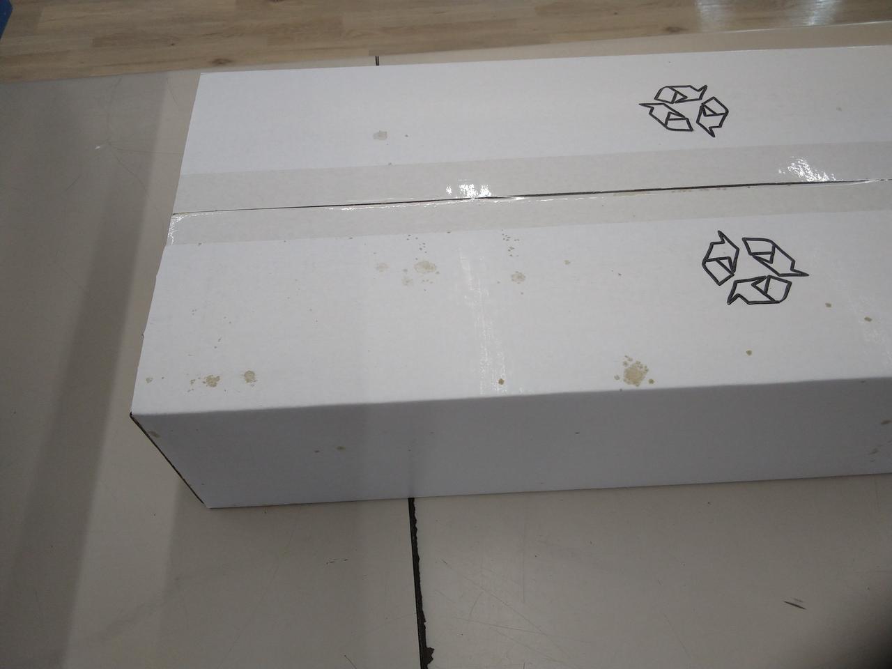 内箱未開封、汚れあります