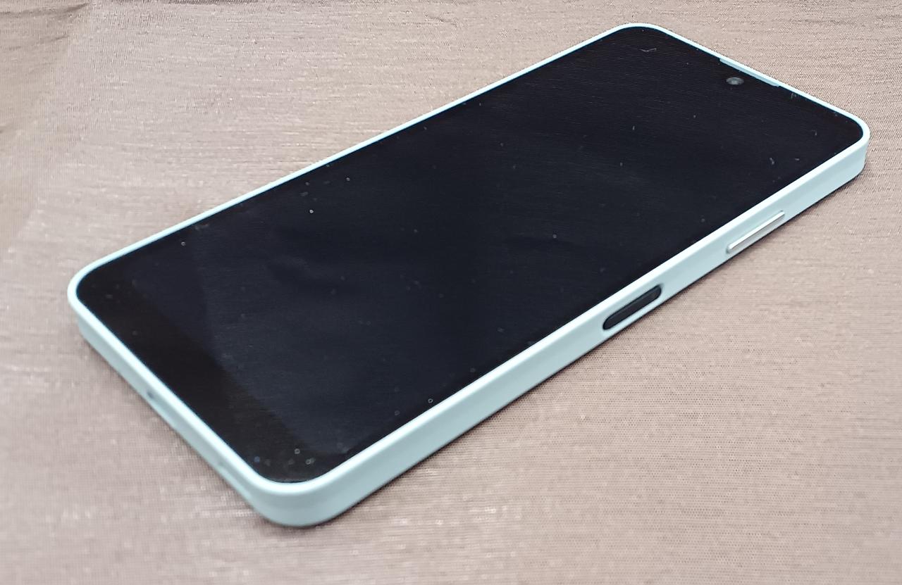 DOCOMO 型番：SH-53D スマートフォン