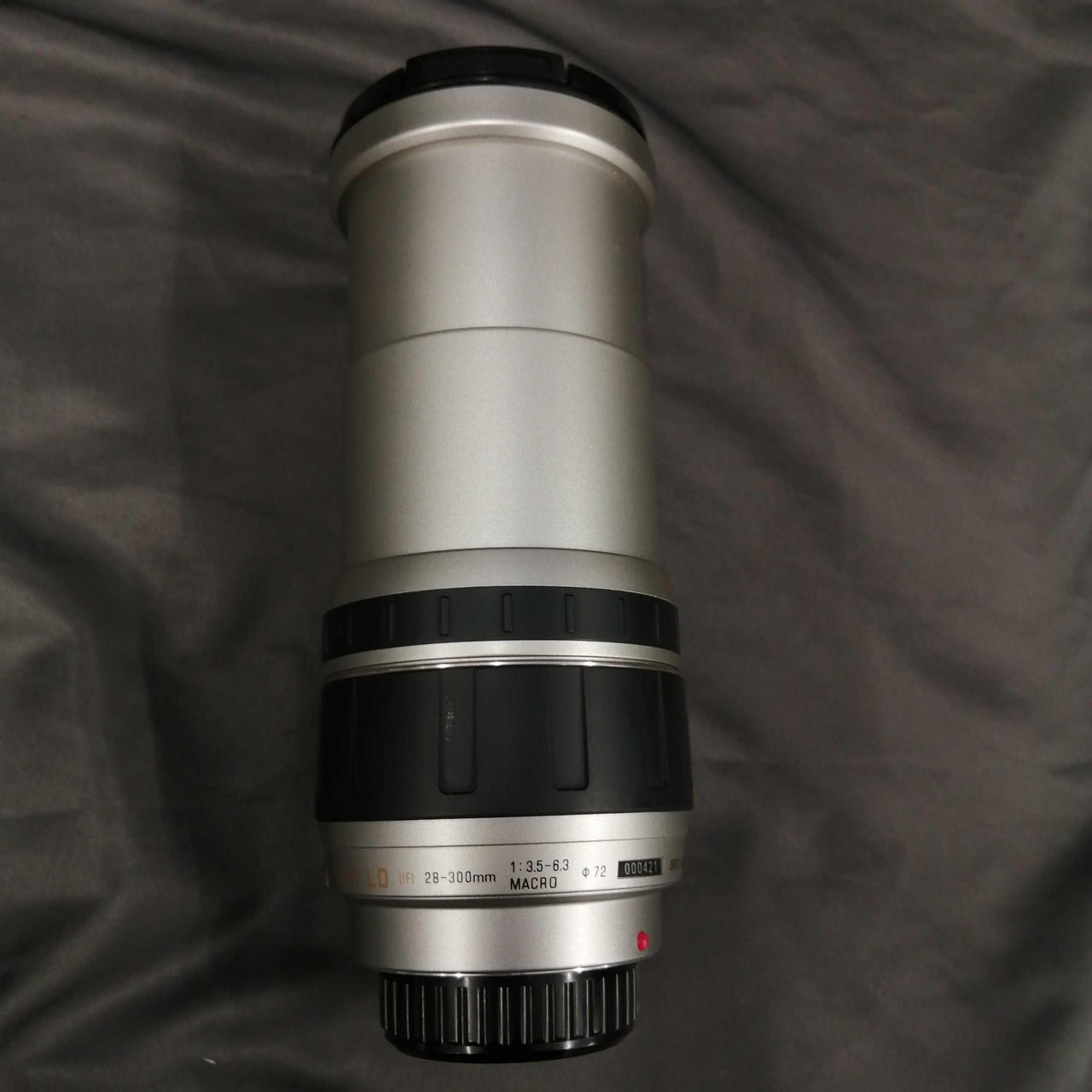 キズあります。