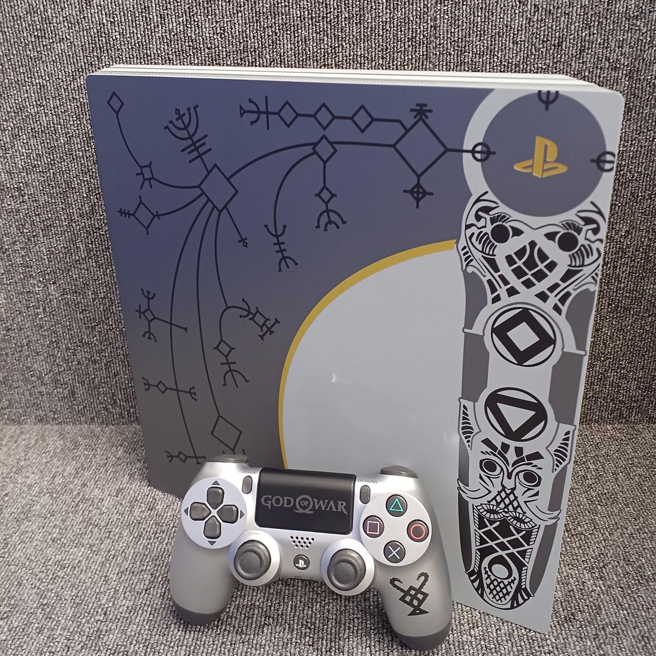 PS4 PRO ゴッド・オブ・ウォー　EDITION