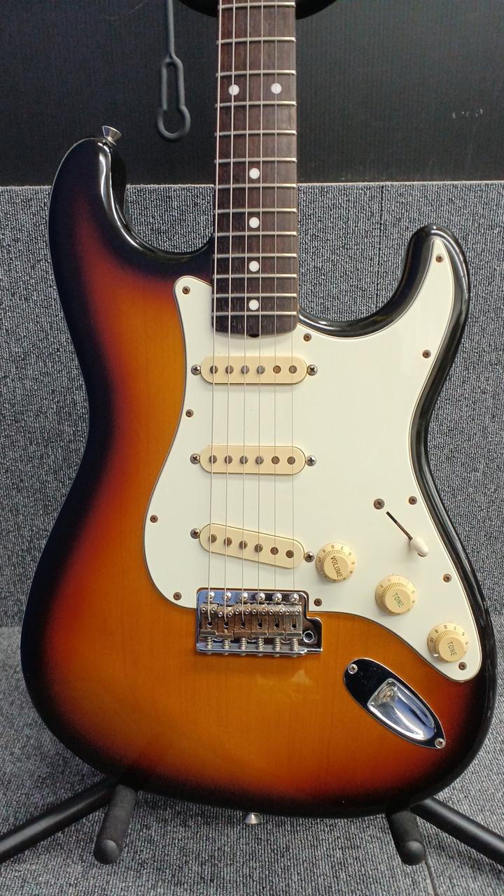 [早いもの勝ち] Fender JAPAN ストラトキャスター 早いもの勝ち] Fender JAPAN ストラトキャスター 早いもの勝ち