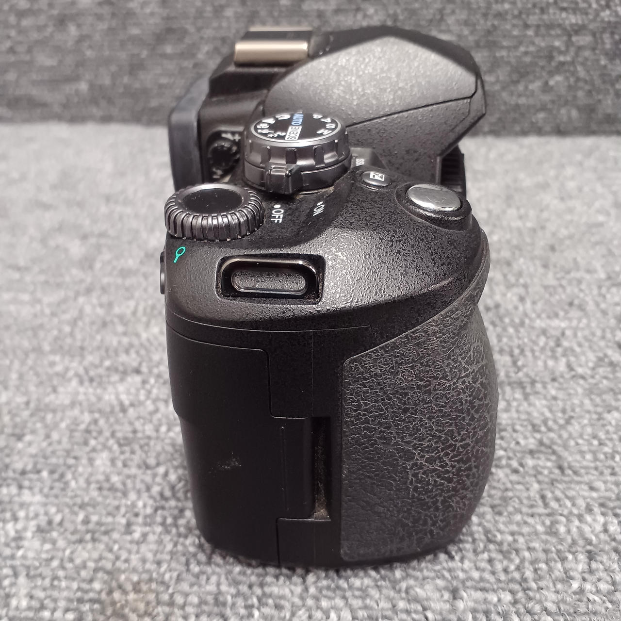 OLYMPUS 型番：E-510 デジタル一眼レフカメラ