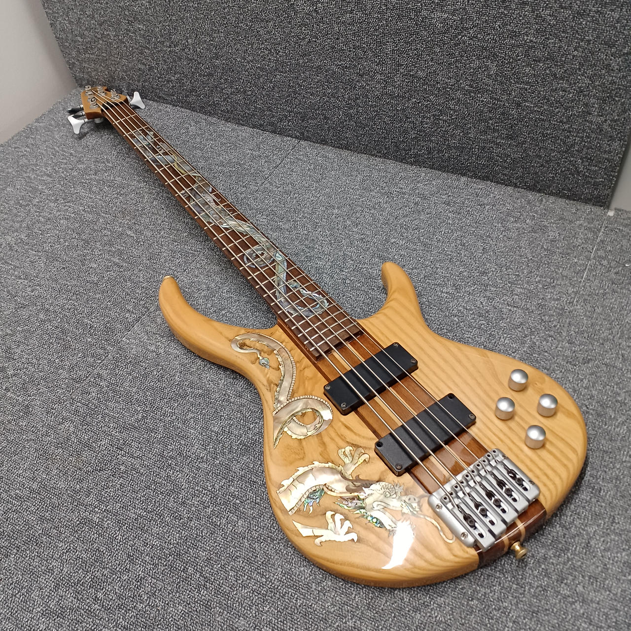 【美品】5弦ベース　カスタム品　アッシュボディ　杢目が綺麗　調整済　オマケ2点付 5弦ベース|HARDOFFオフモール（オフモ）|1010120000018777