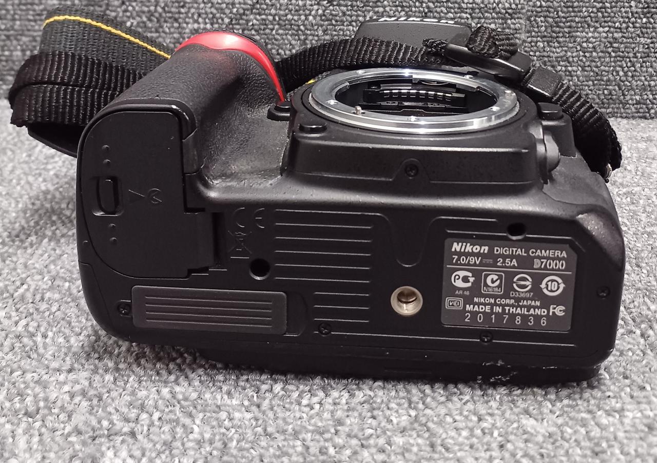 Nikon D7000 ジャンク品 箱あり Yahoo!オークション -「nikon d7000」の落札相場・落札価格