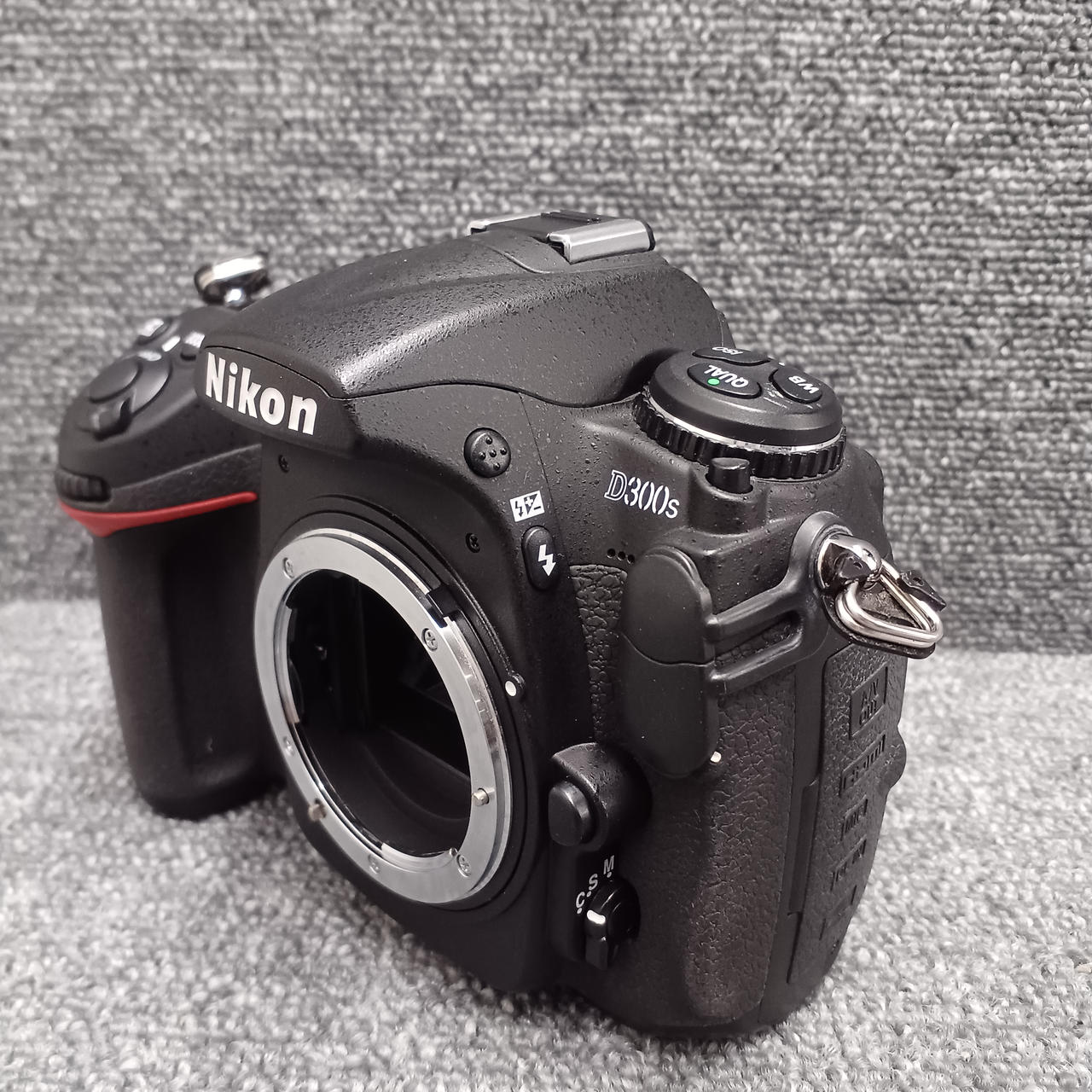 【故障品】Nikon D300S デジタル一眼レフカメラ 本体 故障品】Nikon D300S デジタル一眼レフカメラ 本体（名機再生