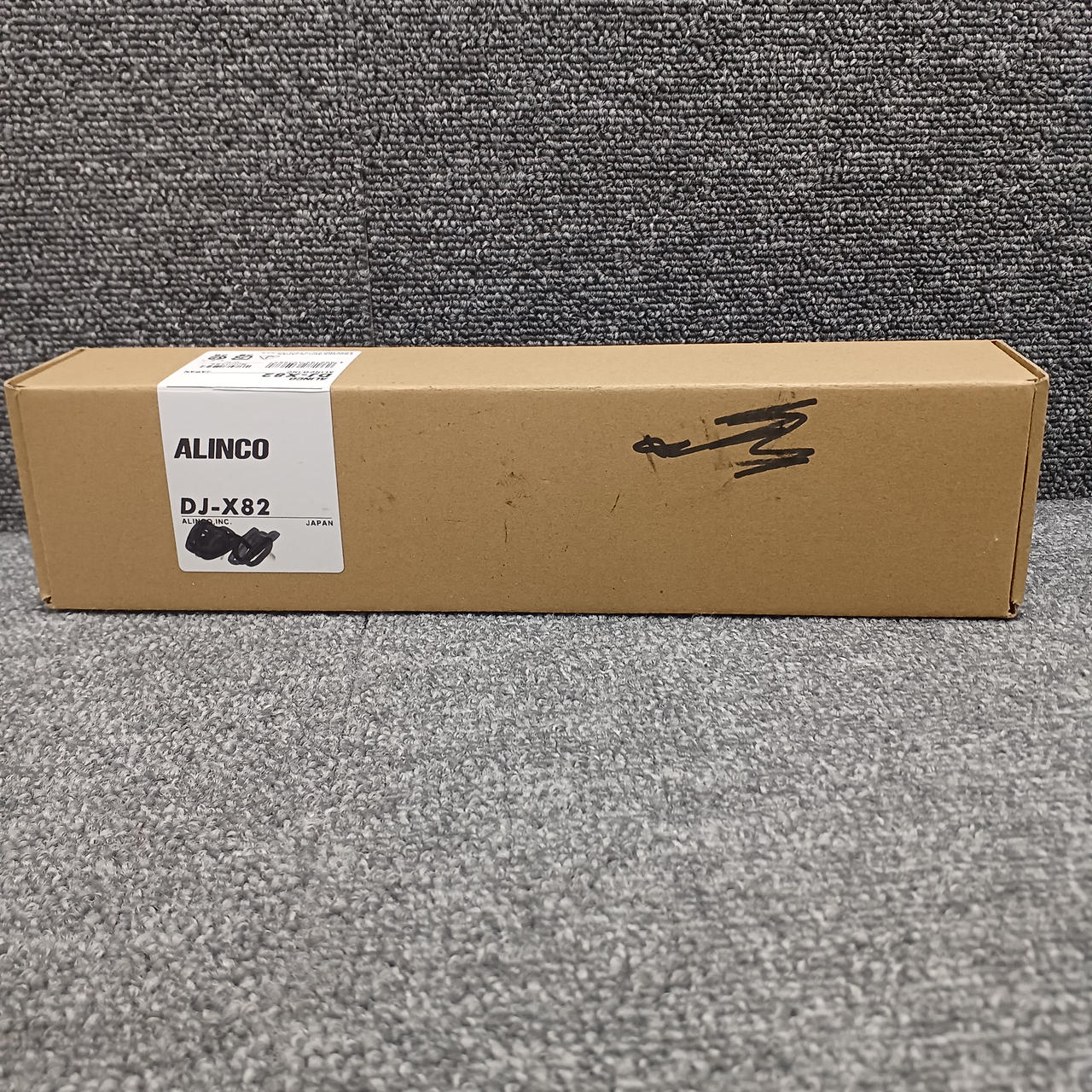 箱落書きあります。