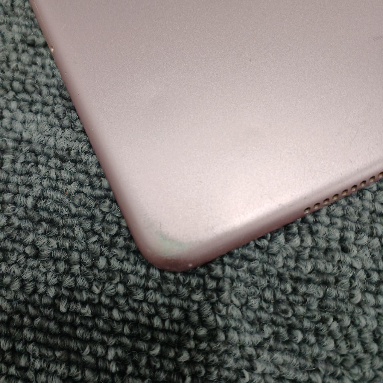 キズあります。