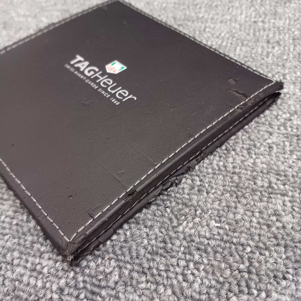 説明書ケース劣化しています。