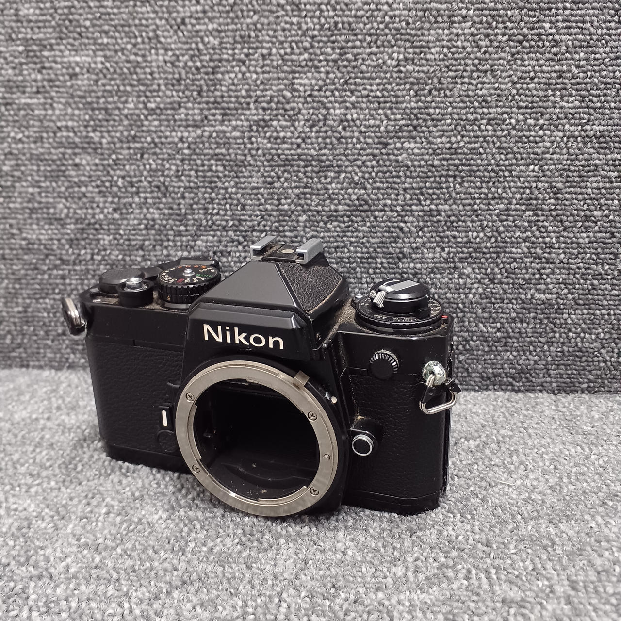 年代物　ヴィンテージ　ニコン　nikon オブジェ　木製　ロゴ　スタンド　非売品 ニコン(NIKON)|フィルム一眼レフ|HARDOFFオフモール（オフモ