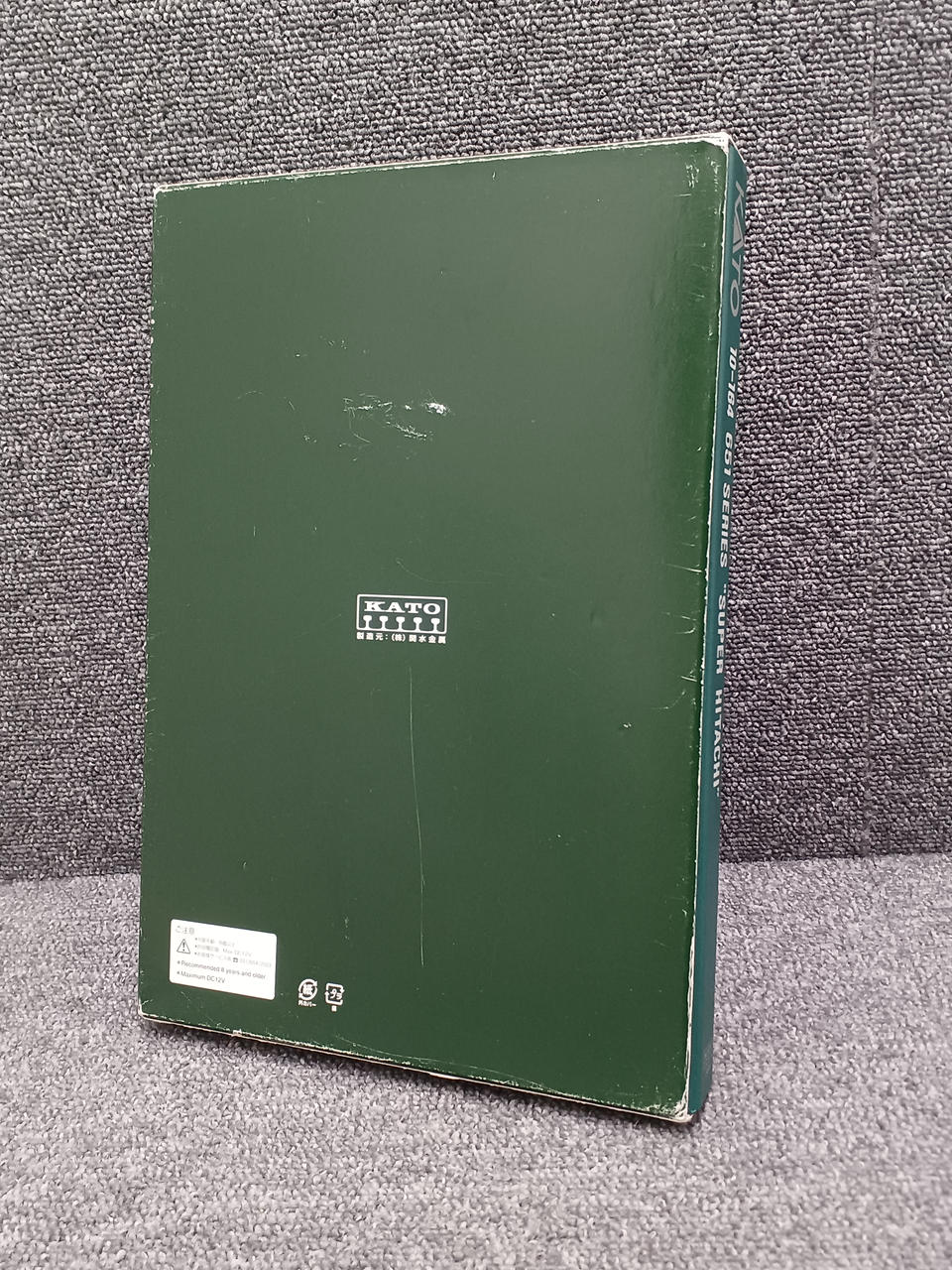 外箱全体的に傷みあります。