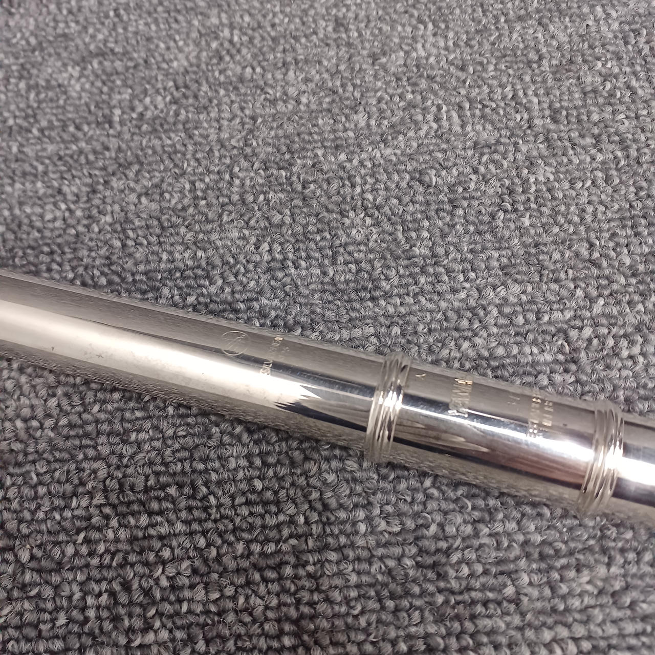 キズ・ヨゴレあります。