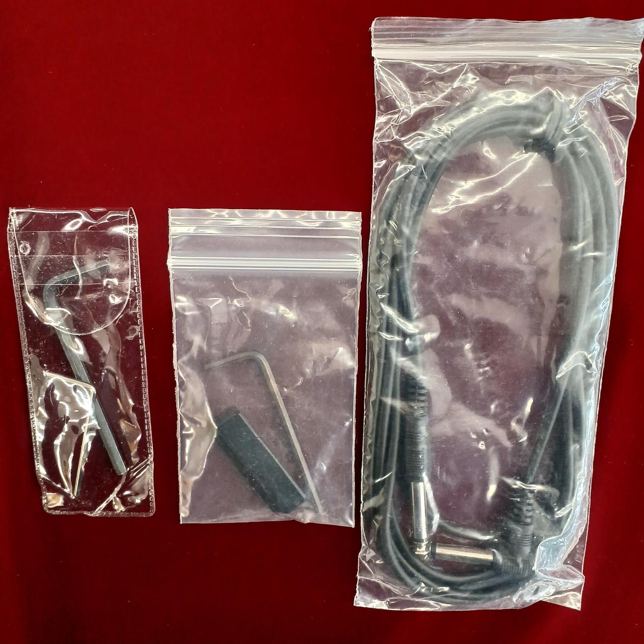 ヘッドレス5弦ベースΩ 