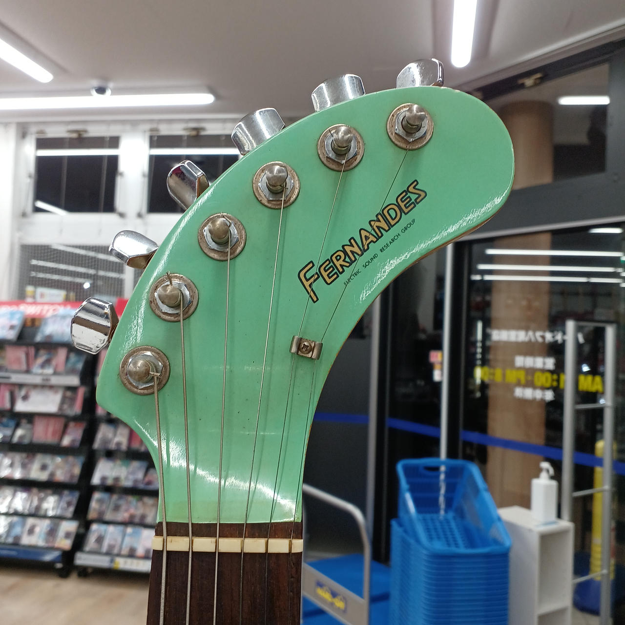 フェルナンデス(FERNANDES)|エレキギター・アンプ内蔵ギター