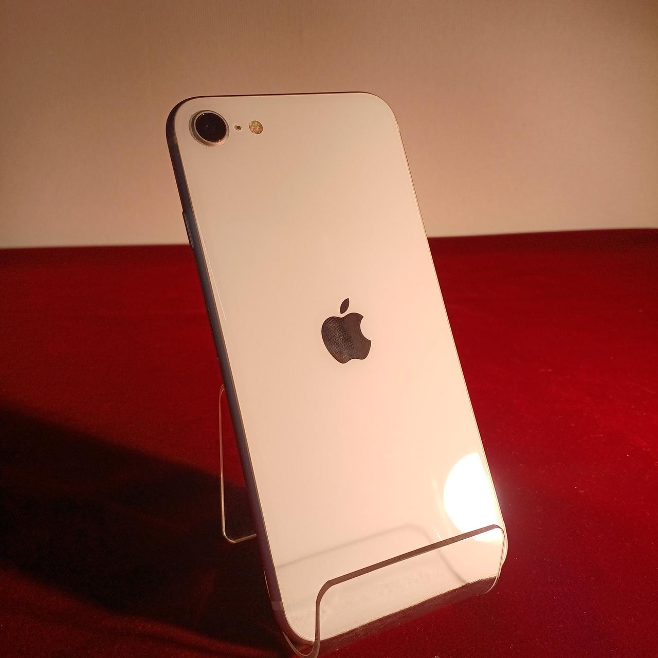 APPLE 型番：NXD12J/A IPHONE SE