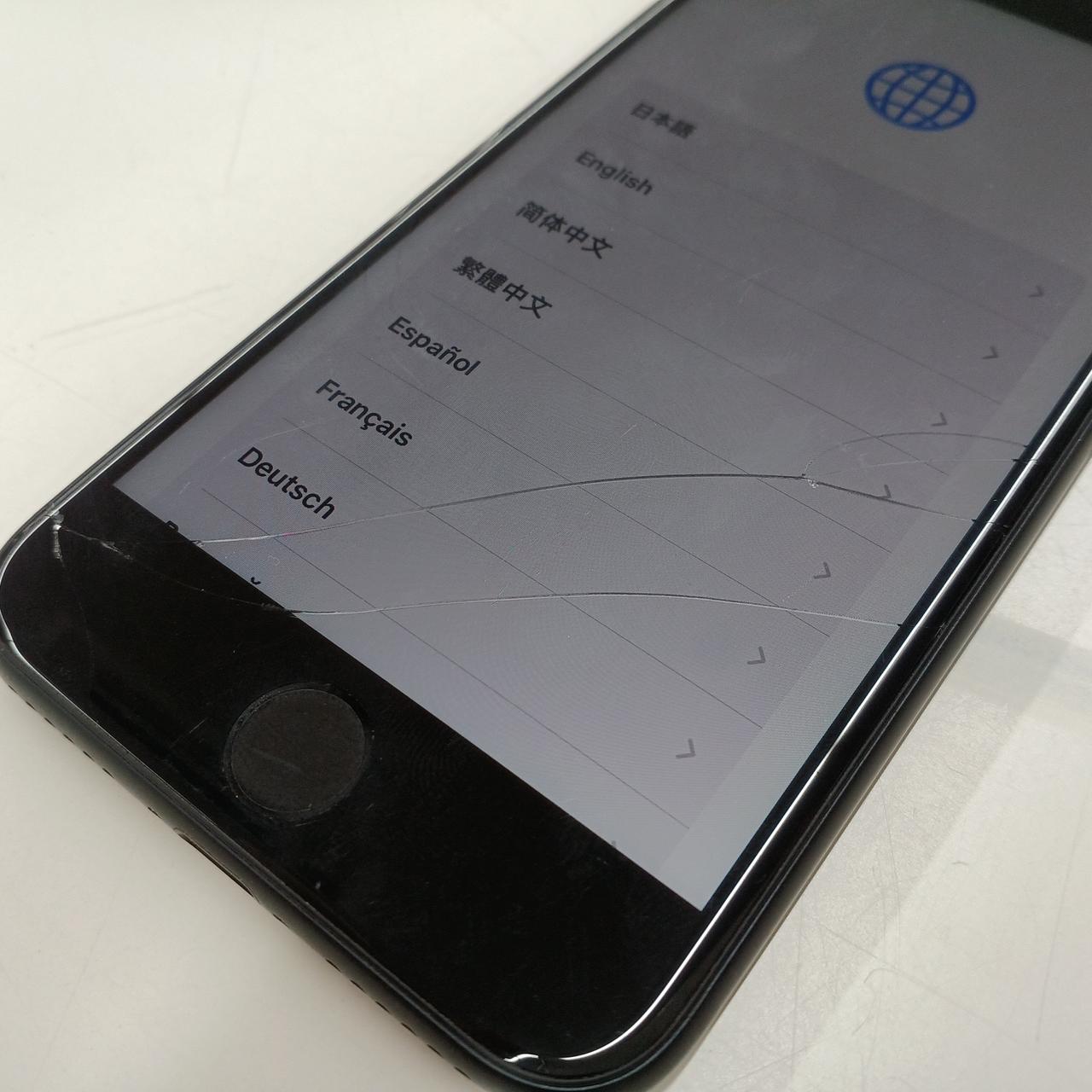 液晶に大きなヒビ有り